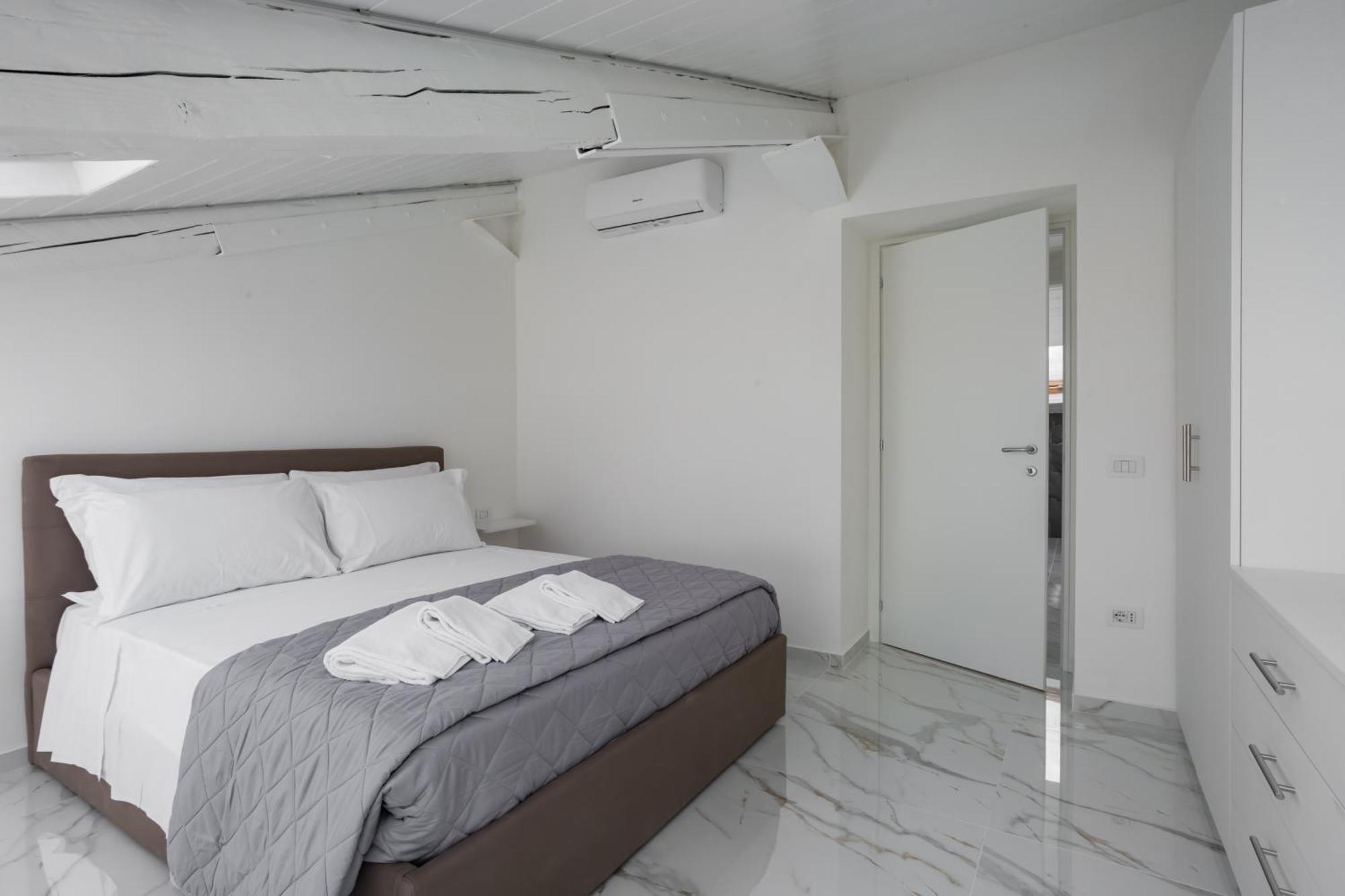 Attico Bella Napoli Aparthotel Bagian luar foto