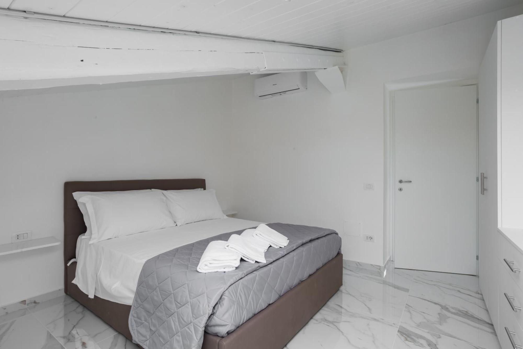 Attico Bella Napoli Aparthotel Bagian luar foto
