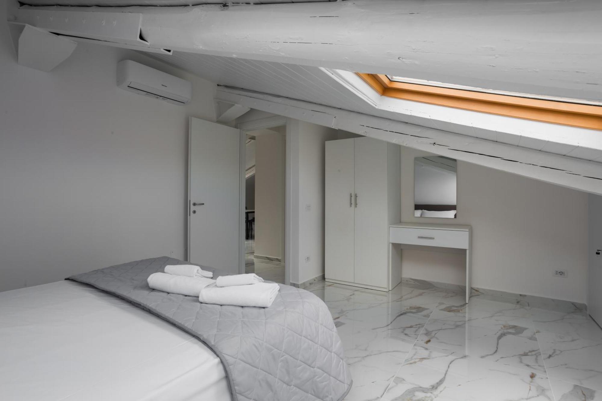 Attico Bella Napoli Aparthotel Bagian luar foto