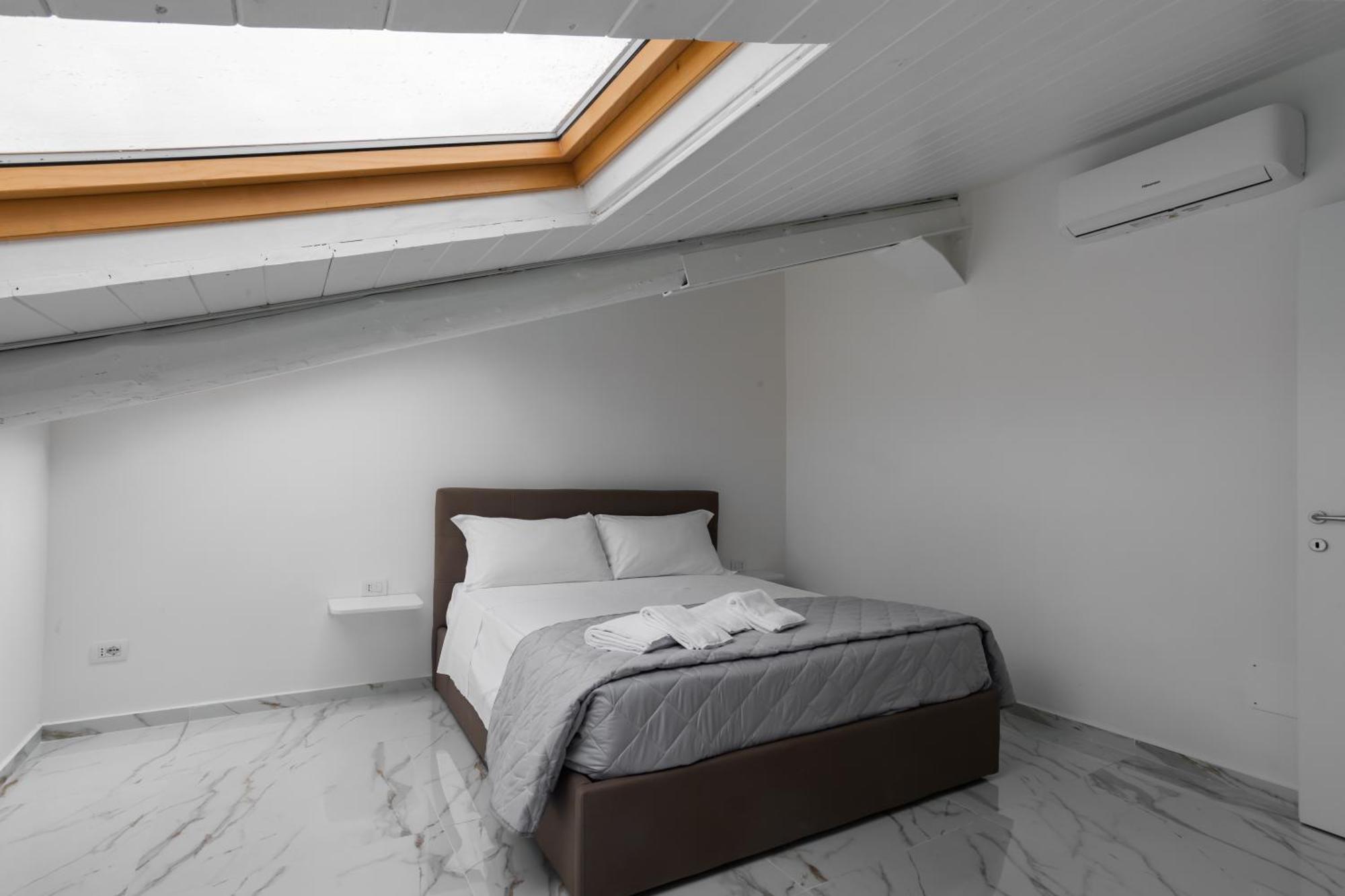 Attico Bella Napoli Aparthotel Bagian luar foto